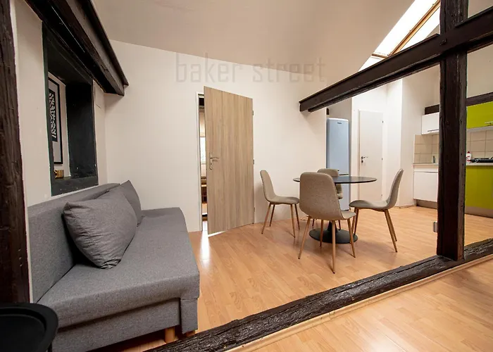 Attic 3 Bedrooms Apartment With 2 Bathrooms